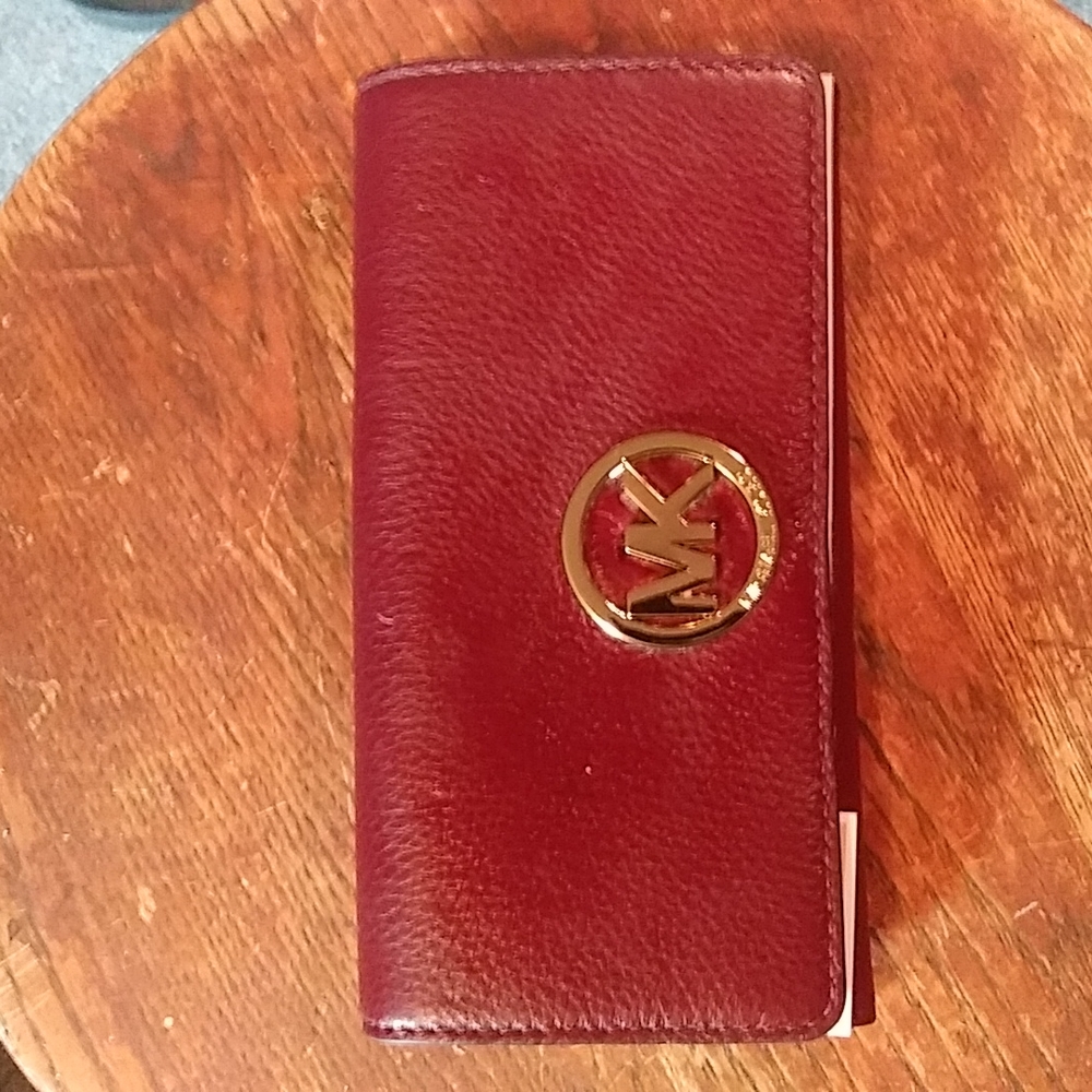 Michael Kors Fulton Carryall Leather Wallet Merlot